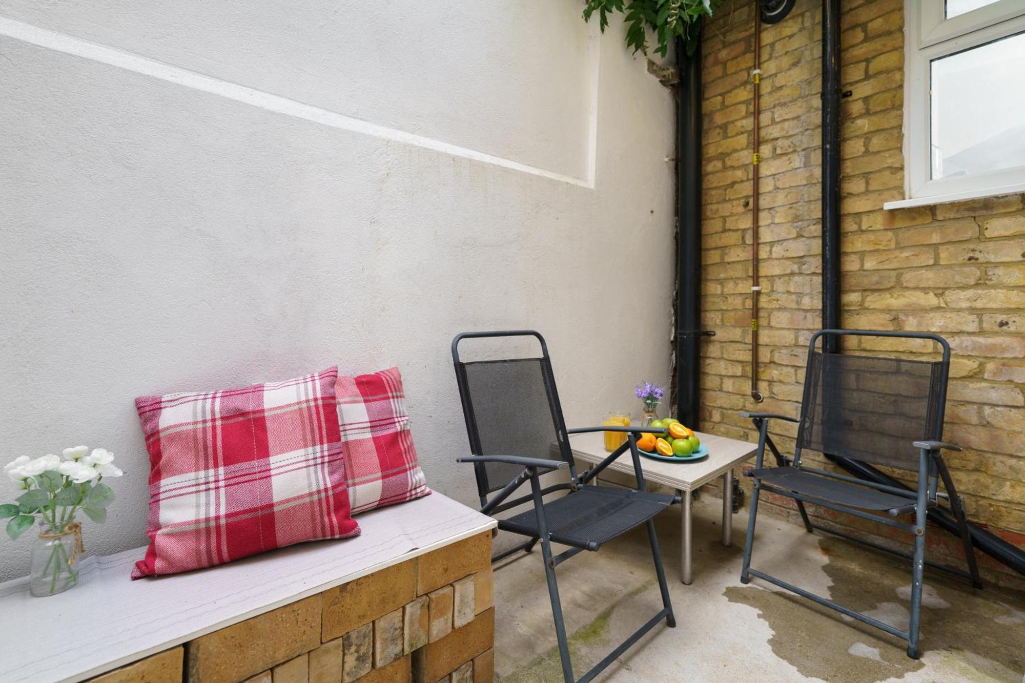 Modern Apartment In South West Londra Dış mekan fotoğraf
